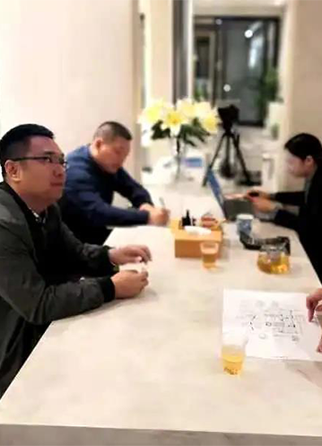 管理層下一線：步入前方現(xiàn)場，緩解二線焦慮